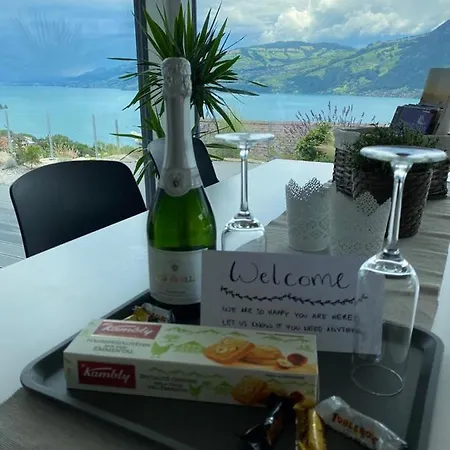Moderne Mit Panoramablick Auf Thunersee Daire Krattigen