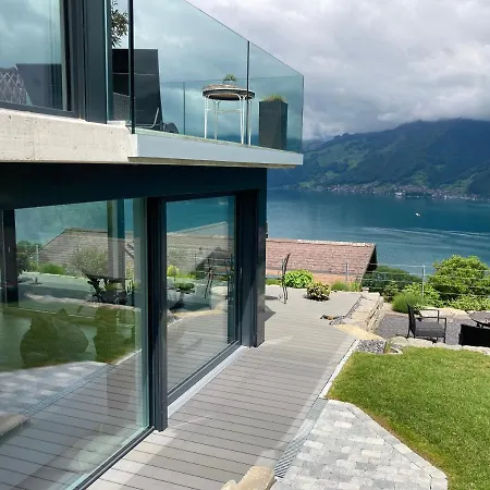 Moderne Mit Panoramablick Auf Thunersee * Krattigen