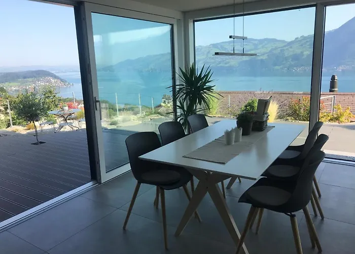 Moderne Mit Panoramablick Auf Thunersee * Krattigen