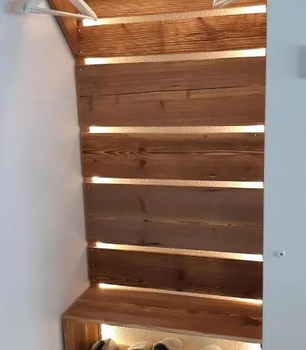 Moderne Mit Panoramablick Auf Thunersee