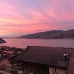 Moderne Mit Panoramablick Auf Thunersee *