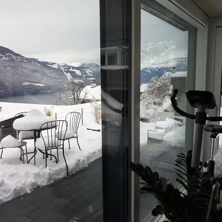 Moderne Mit Panoramablick Auf Thunersee Apartmán *