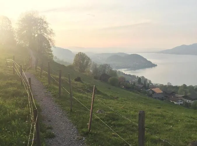 Moderne Mit Panoramablick Auf Thunersee Krattigen