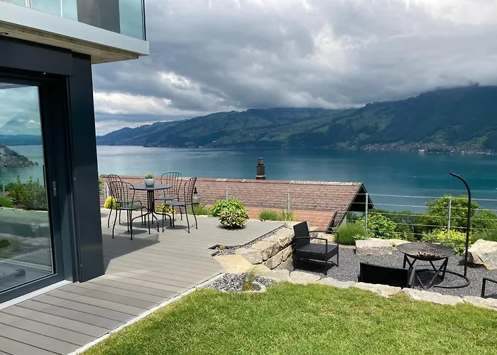 Moderne Mit Panoramablick Auf Thunersee *