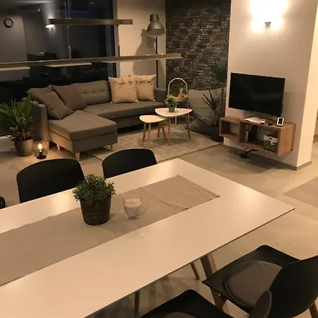 Moderne Mit Panoramablick Auf Thunersee Krattigen