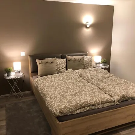 Moderne Mit Panoramablick Auf Thunersee *