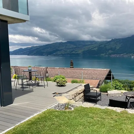 Moderne Mit Panoramablick Auf Thunersee *