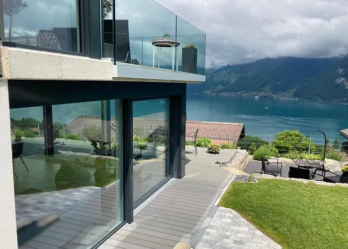 Moderne Mit Panoramablick Auf Thunersee * Krattigen